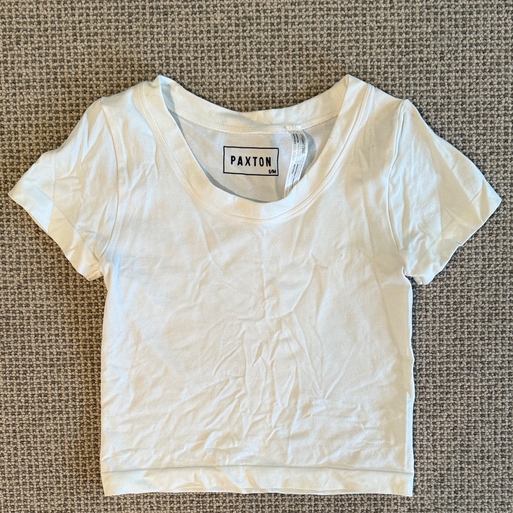 Paxton stretchy tee - size S/M